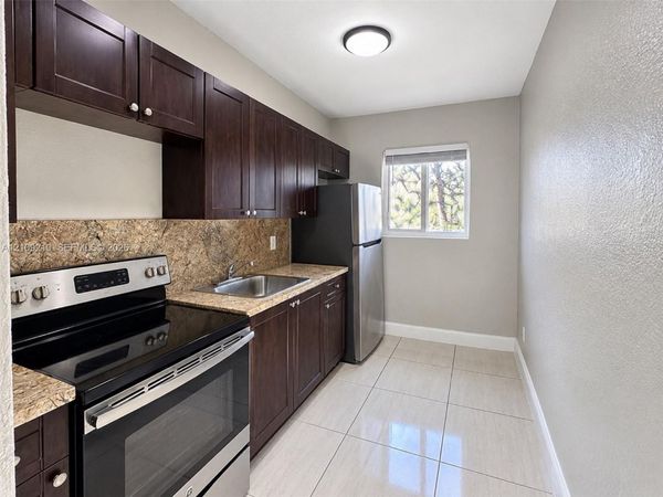 1940 Washington Ave , Unit 11, Opa-Locka, FL 33054