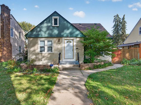 1701 4th Street E, Saint Paul, MN 55106