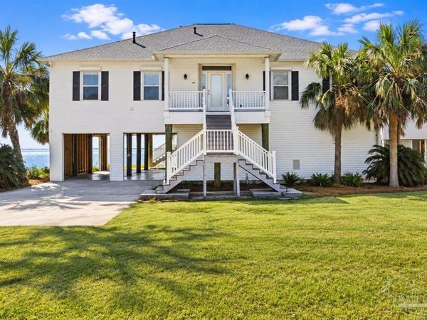 4881 Soundside Dr, Gulf Breeze, FL 32563