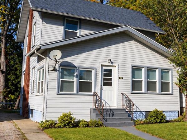 116 E Prospect Street, Jackson, MI 49203