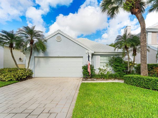 59 Dorchester Circle, Palm Beach Gardens, FL 33418