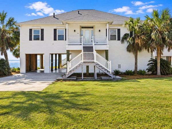 4881 Soundside Drive, Gulf Breeze, FL 32563