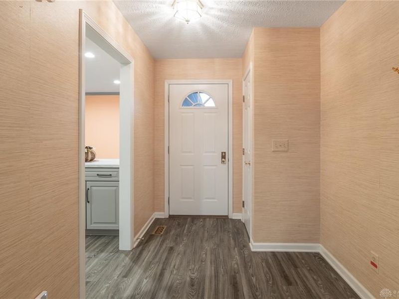 1504 Dee Anne Drive, Xenia, OH 45385 Photo 5
