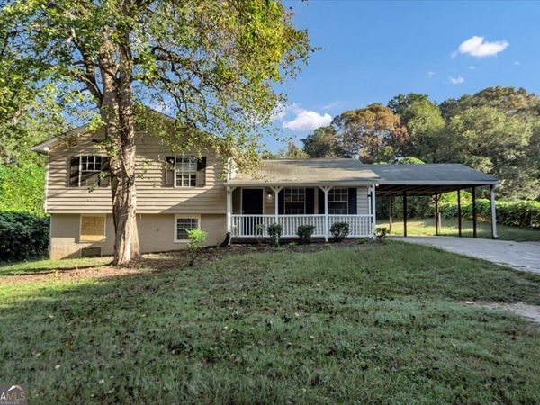 1066 Dogwood Road SW, Snellville, GA 30078