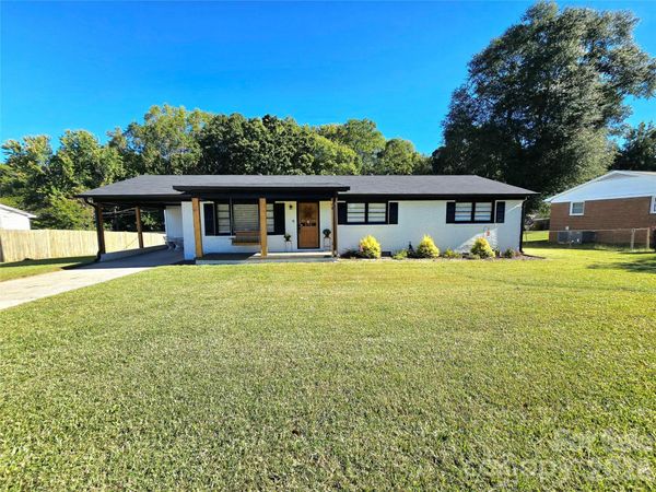 2610 Fairgreen Drive , Gastonia, NC 28056