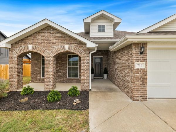 717 64th Avenue, Bentonville, AR 72713