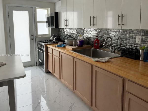 300 74th St , Unit 9, Miami Beach, FL 33141