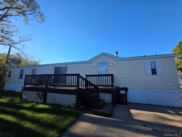 37 Hubbard Avenue, Unit 12, Riverhead, NY 11901