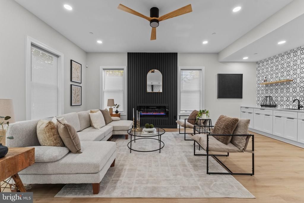 65 A BOND AVENUE , REISTERSTOWN, MD 21136