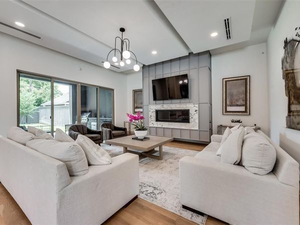 4528 W Amherst Avenue, Dallas, TX 75209
