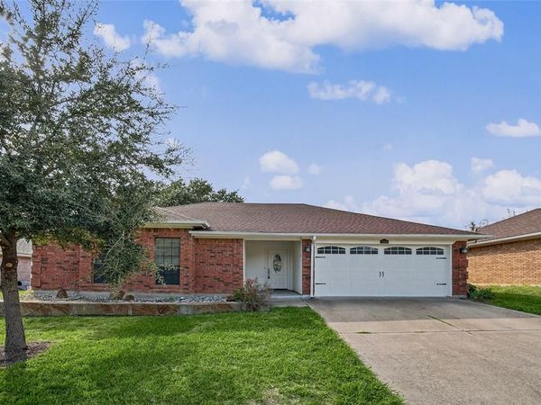 7929 Sunrise Drive, Watauga, TX 76148