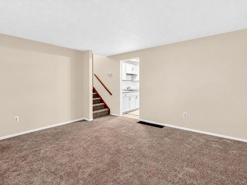 1392 E Mithoff Street, Columbus, OH 43206 Photo 3