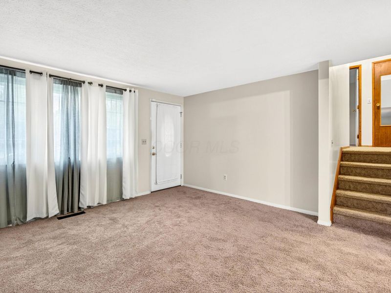 1392 E Mithoff Street, Columbus, OH 43206 Photo 4