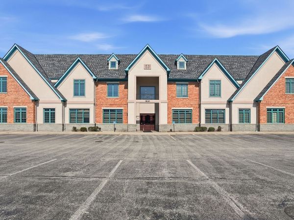 1531 S Grove Avenue, Unit 205, Barrington, IL 60010