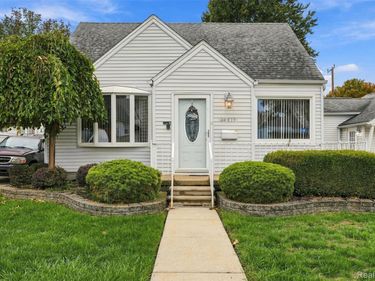 24819 Laetham Avenue , Eastpointe, Mi 48021