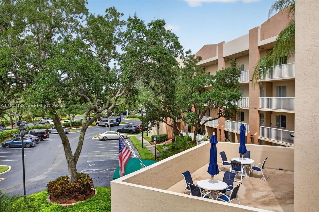 9539 S Weldon Cir , Unit F308, Tamarac, FL 33321 Photo