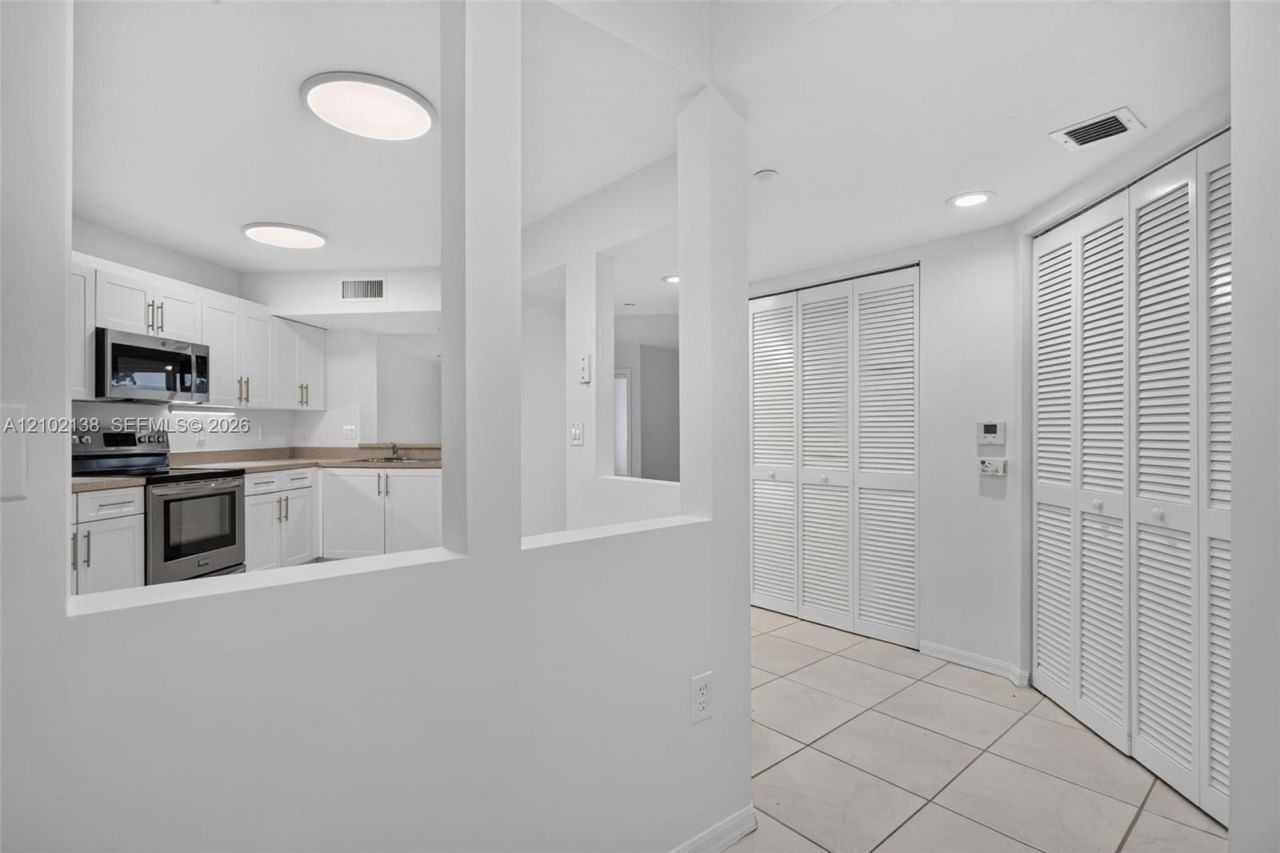 9539 S Weldon Cir , Unit F308, Tamarac, FL 33321 Photo
