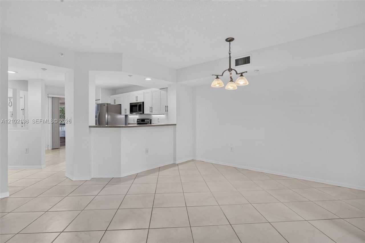 9539 S Weldon Cir , Unit F308, Tamarac, FL 33321 Photo