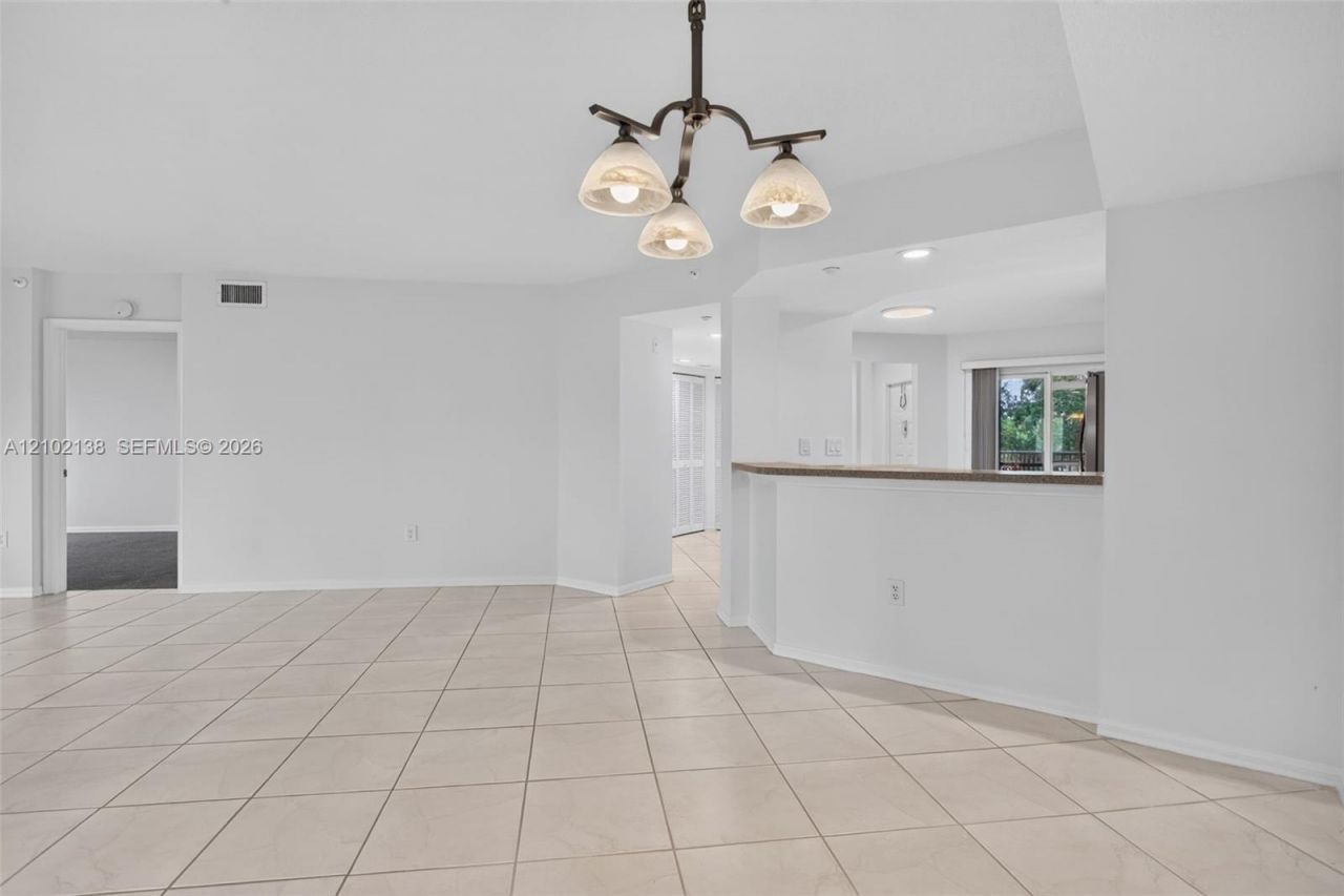 9539 S Weldon Cir , Unit F308, Tamarac, FL 33321 Photo