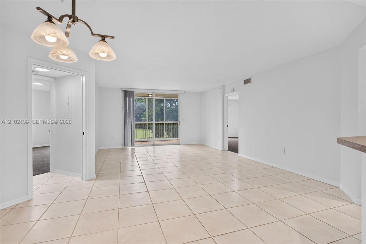 9539 S Weldon Cir , Unit F308, Tamarac, FL 33321 Photo