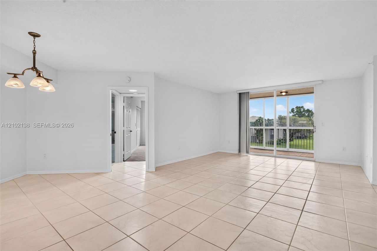 9539 S Weldon Cir , Unit F308, Tamarac, FL 33321 Photo