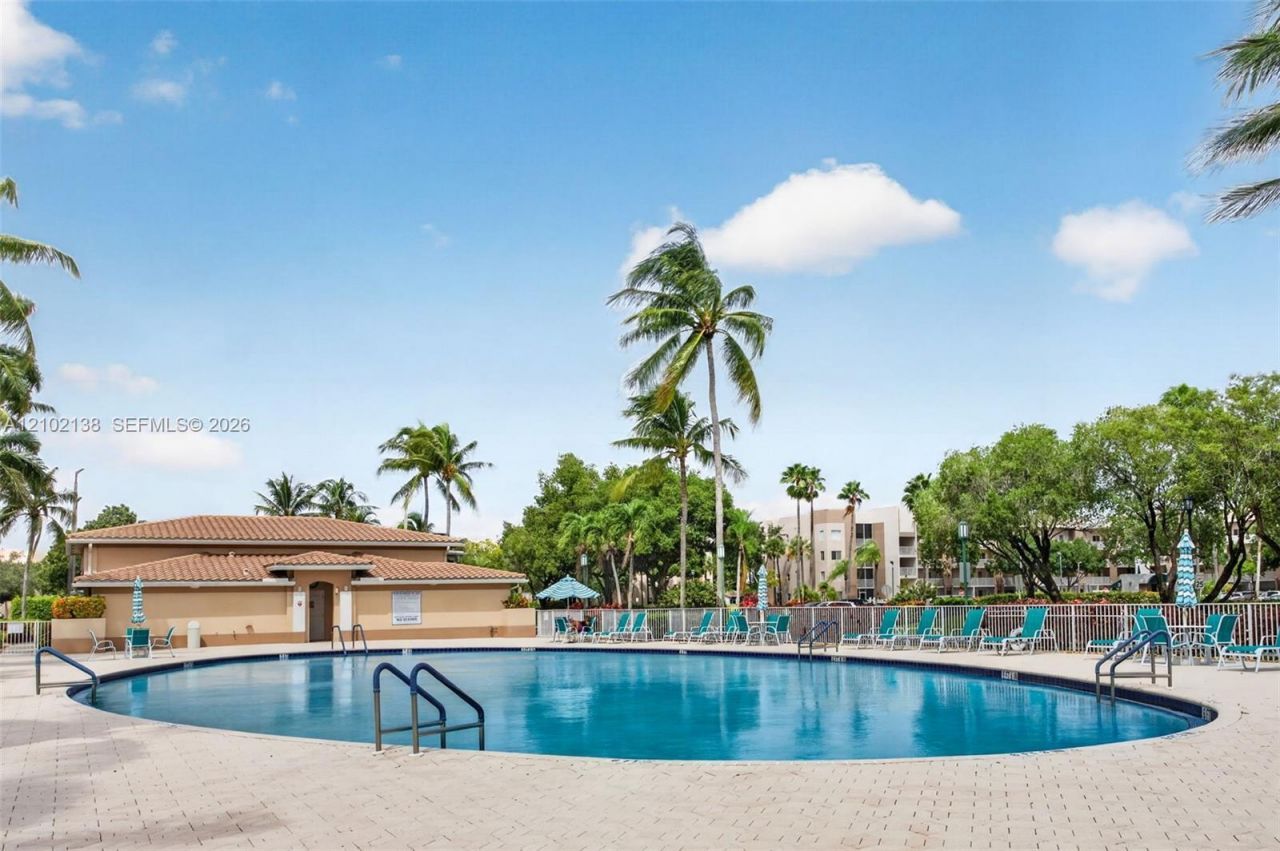 9539 S Weldon Cir , Unit F308, Tamarac, FL 33321 Photo