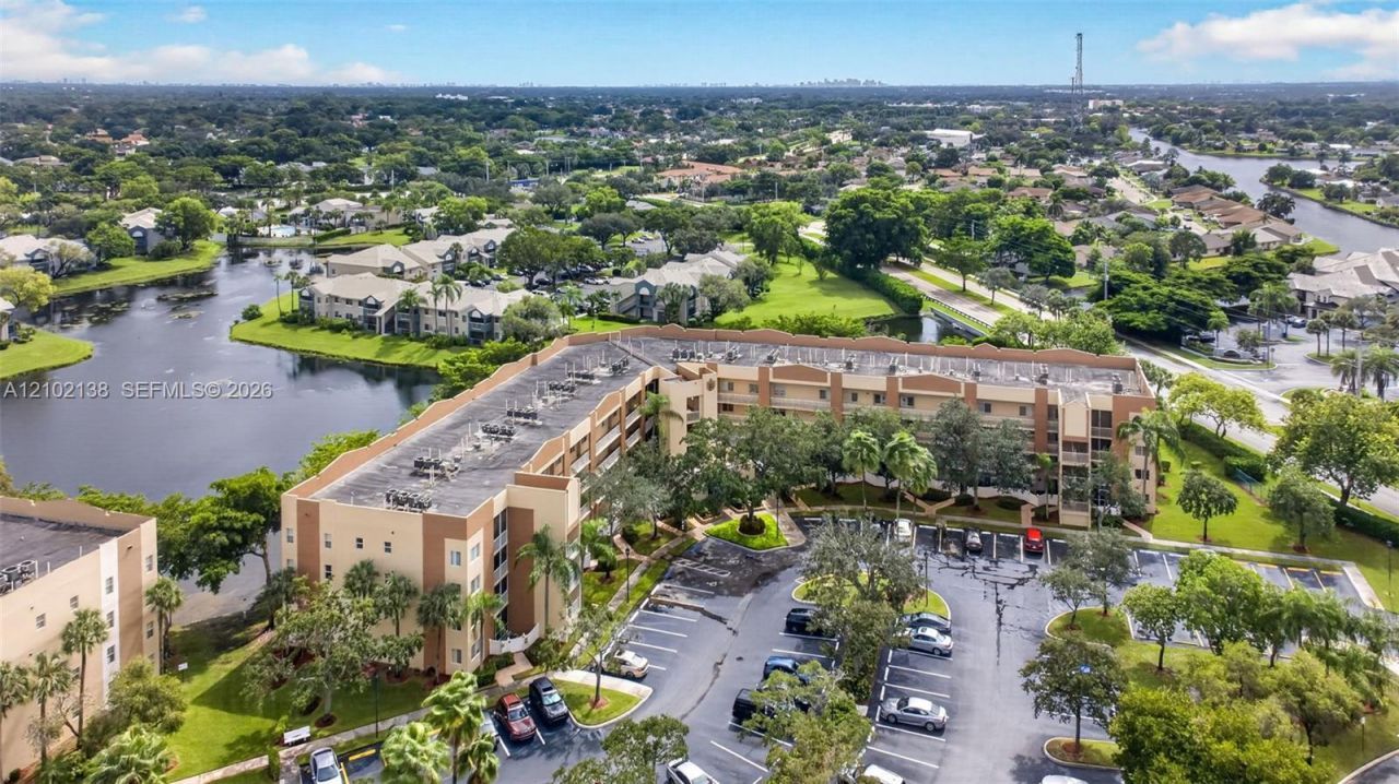 9539 S Weldon Cir , Unit F308, Tamarac, FL 33321 Photo