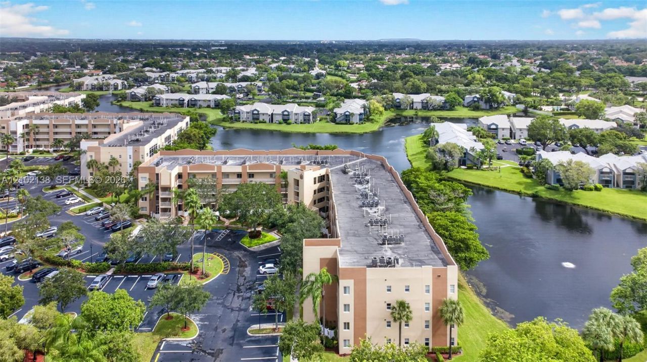 9539 S Weldon Cir , Unit F308, Tamarac, FL 33321 Photo