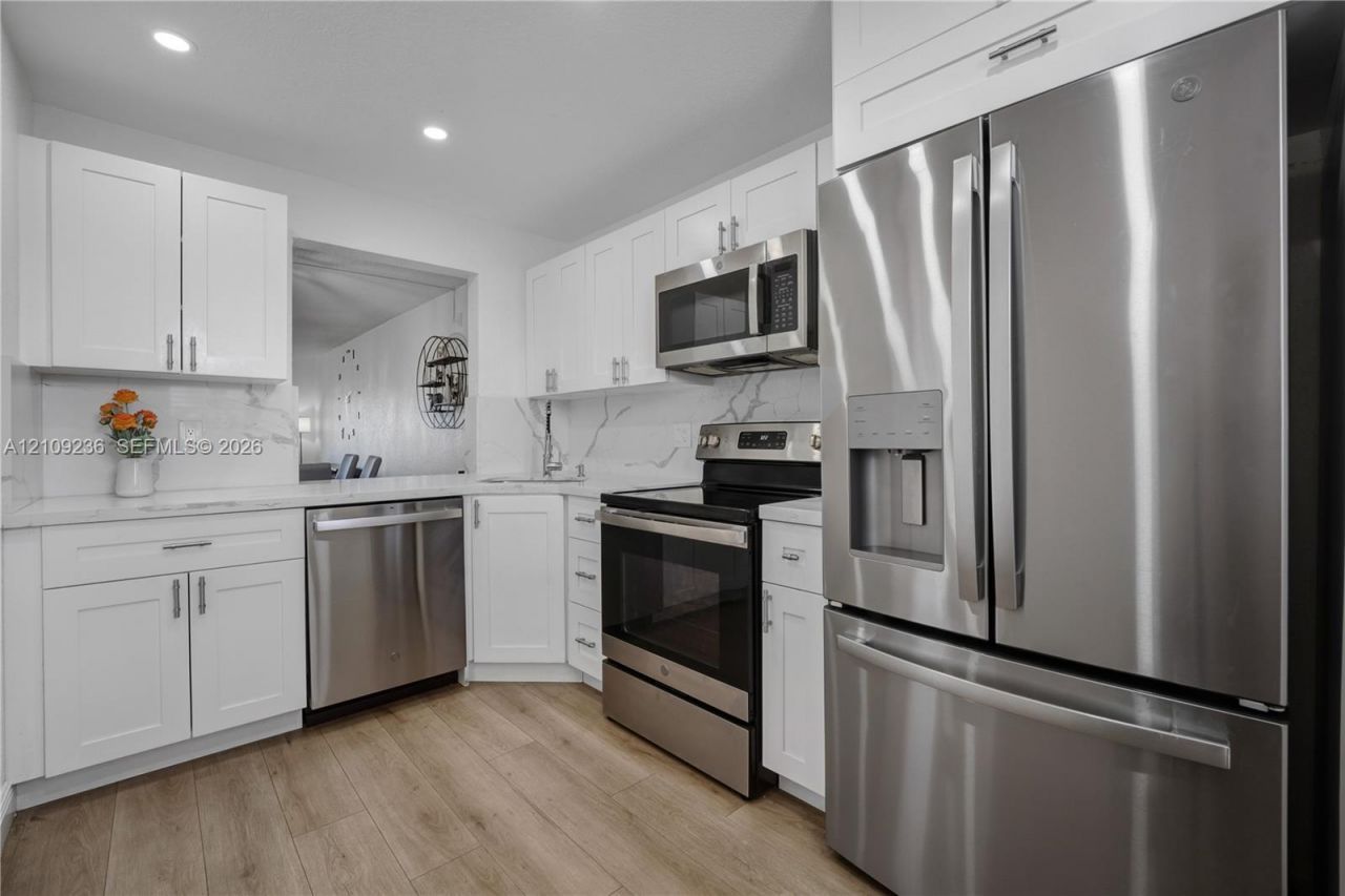 2551 Aragon Blvd , Unit 411, Sunrise, FL 33322 Photo