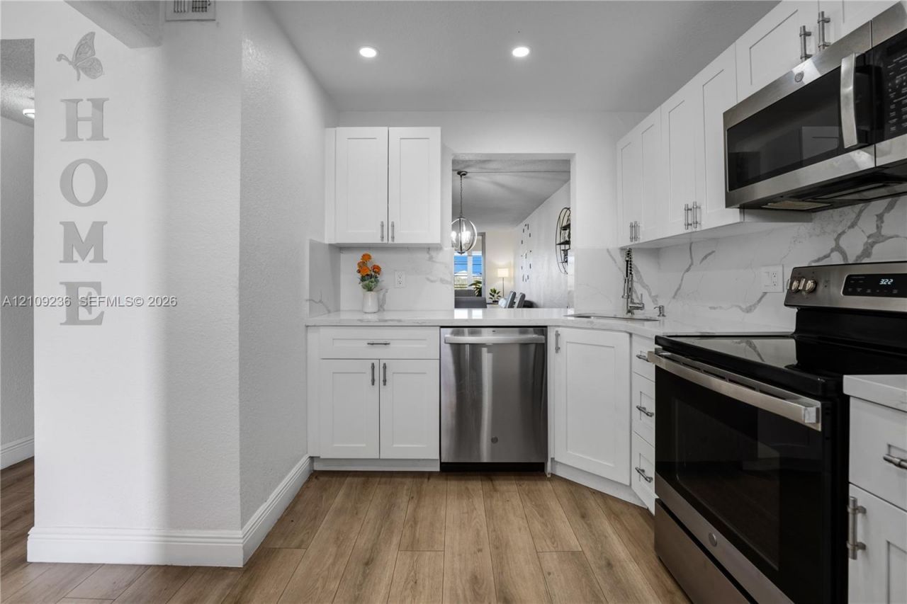 2551 Aragon Blvd , Unit 411, Sunrise, FL 33322 Photo