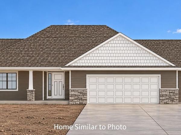 472 RUSCH DRIVE, Combined Locks, WI 54113