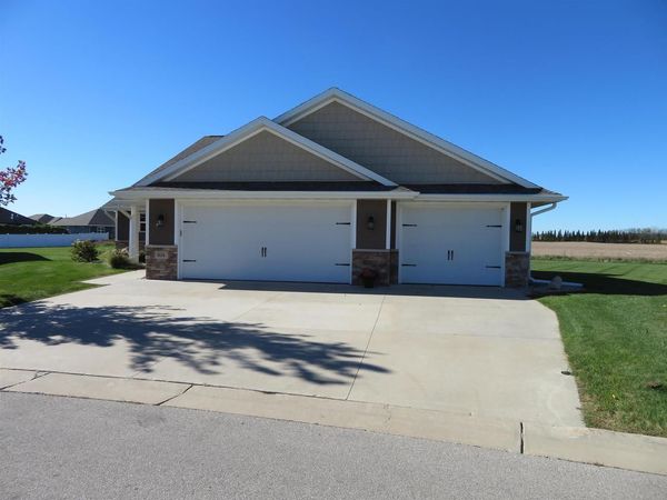 834 SHARON LANE LANE, Pulaski, WI 54162