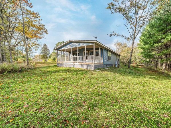 N8108 HUNTINGTON ROAD, Gresham, WI 54128