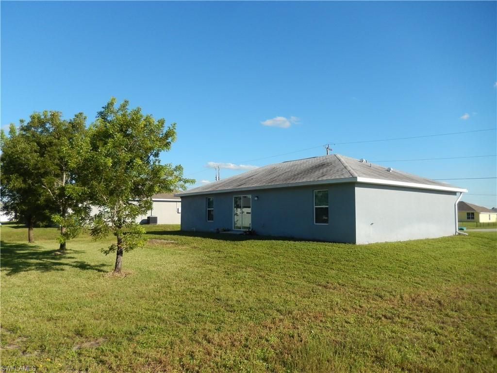1903 NW 20th St, Cape Coral, FL 33993 Photo