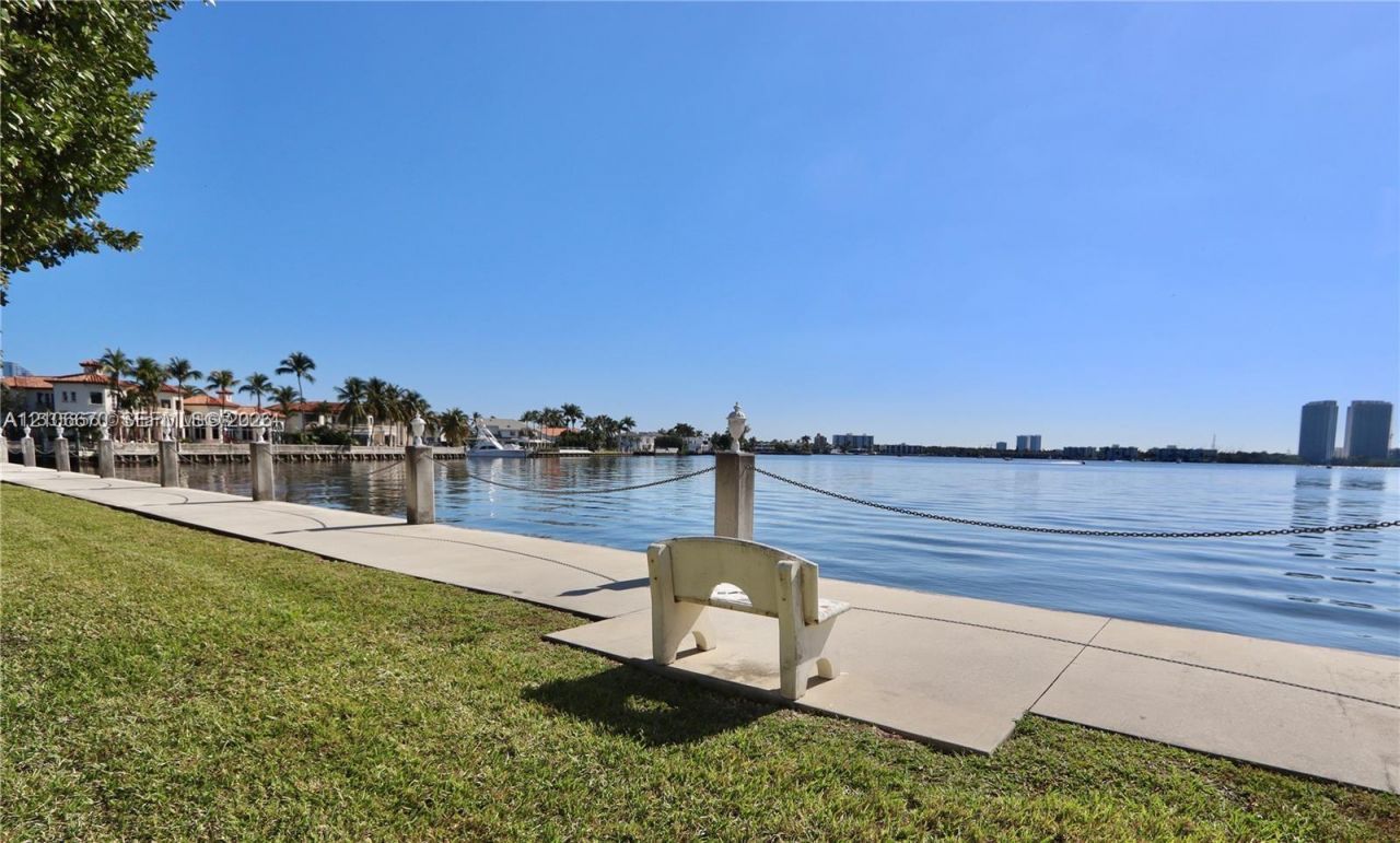 3030 Marcos Dr, Unit T512, Aventura, FL 33160 Photo