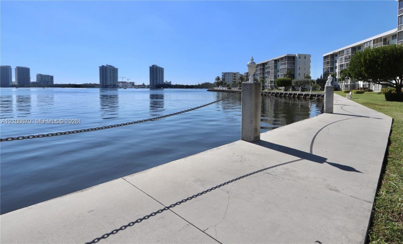 3030 Marcos Dr, Unit T512, Aventura, FL 33160 Photo