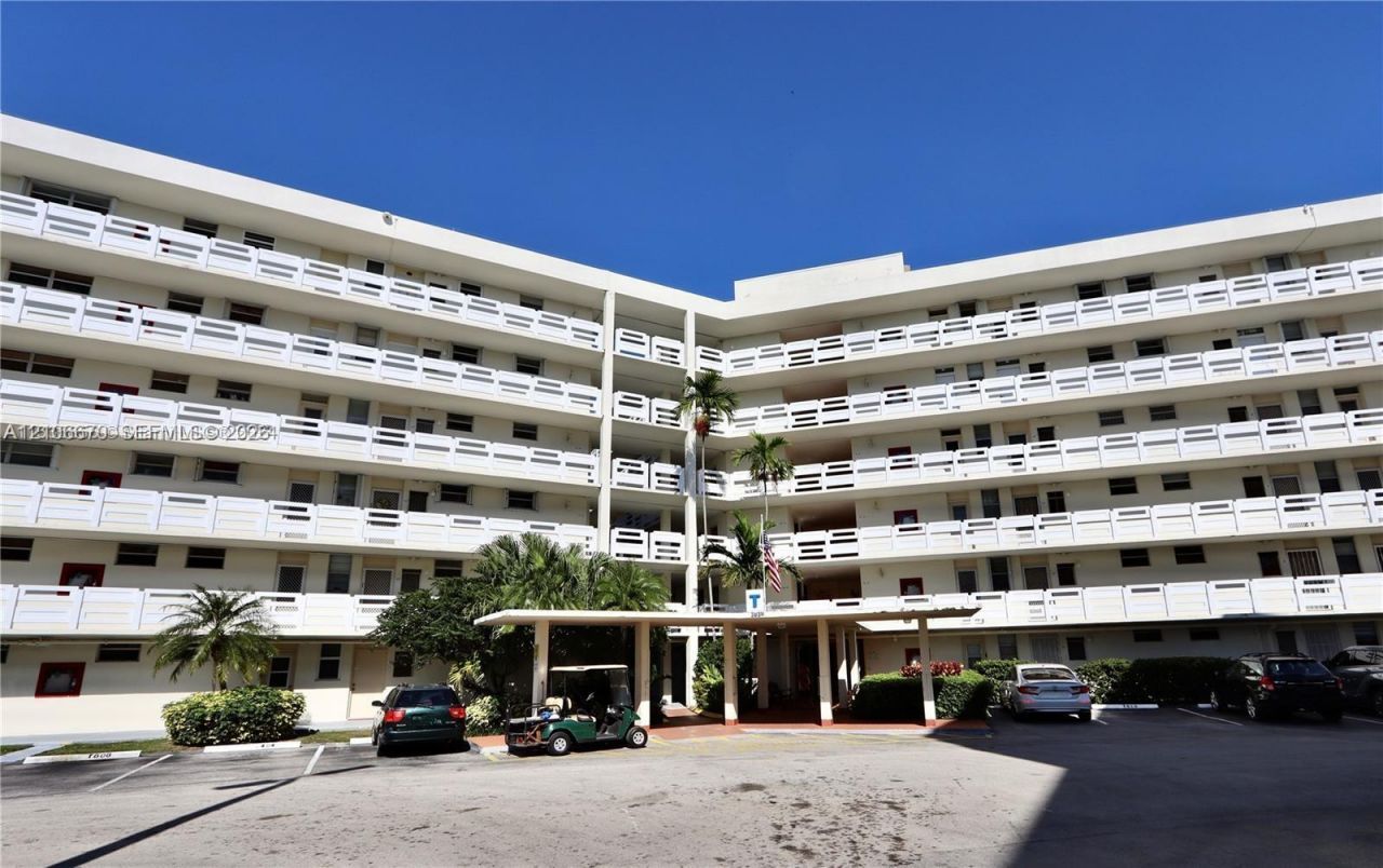 3030 Marcos Dr, Unit T512, Aventura, FL 33160 Photo