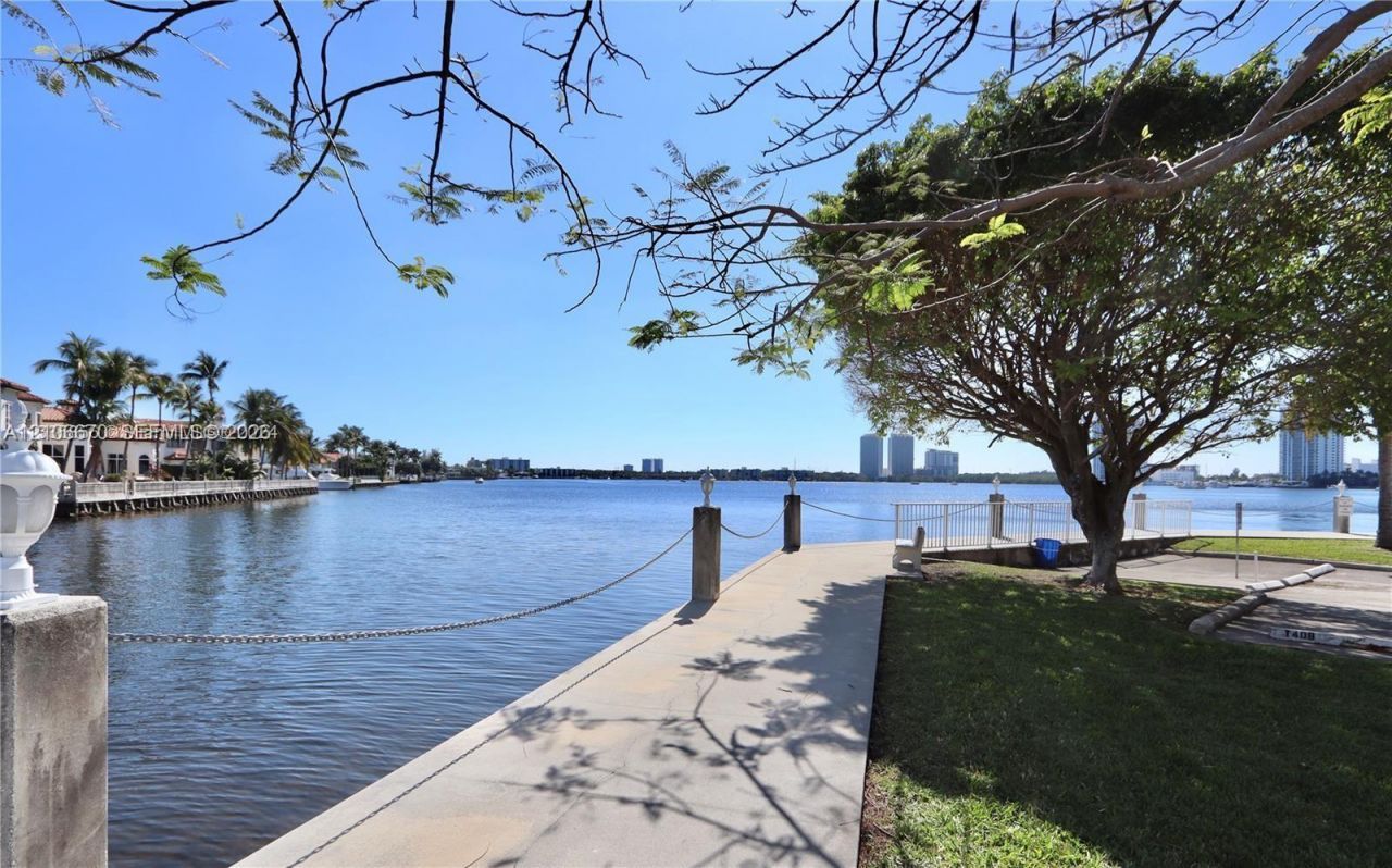 3030 Marcos Dr, Unit T512, Aventura, FL 33160 Photo