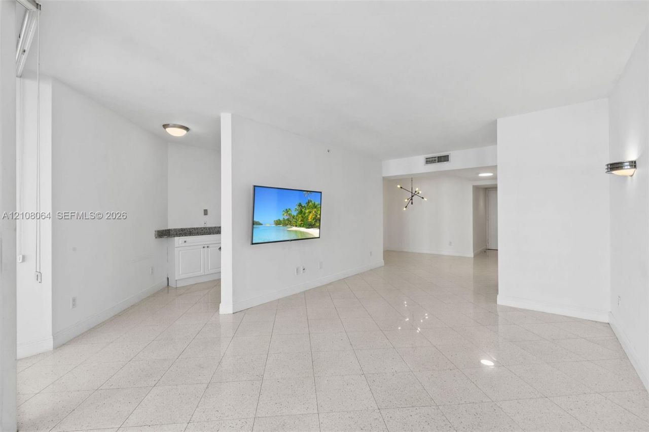 4775 Collins Ave, Unit 2408, Miami Beach, FL 33140 Photo