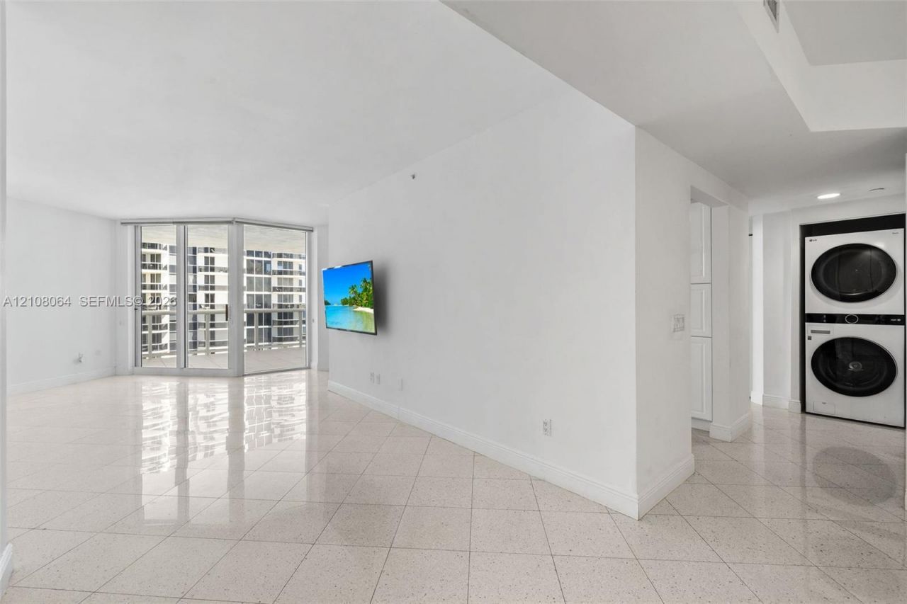 4775 Collins Ave, Unit 2408, Miami Beach, FL 33140 Photo