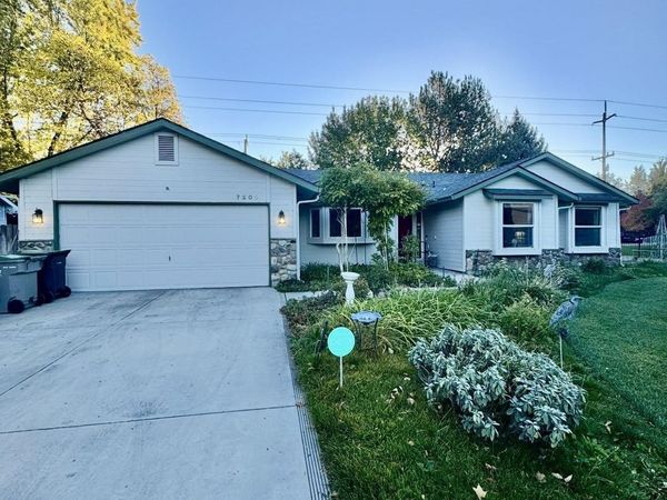 7208 N Crewe Ave, Boise, ID 83714