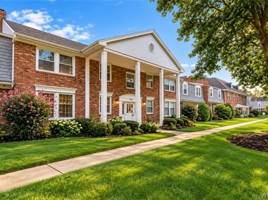 1380 Maple Road, Unit 8, Amherst, NY 14221