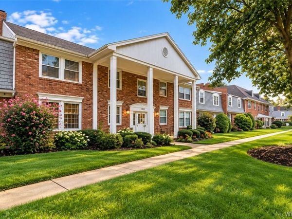 1380 Maple Road, Unit 8, Amherst, NY 14221