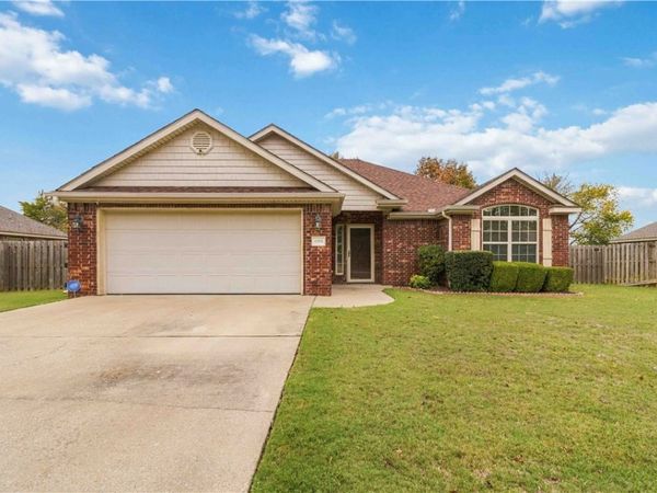 4206 W Gascony Place , Fayetteville, AR 72704
