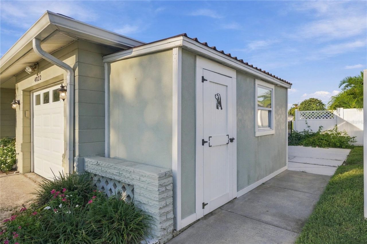 4822 60th Way N, Kenneth City, FL 33709 Photo