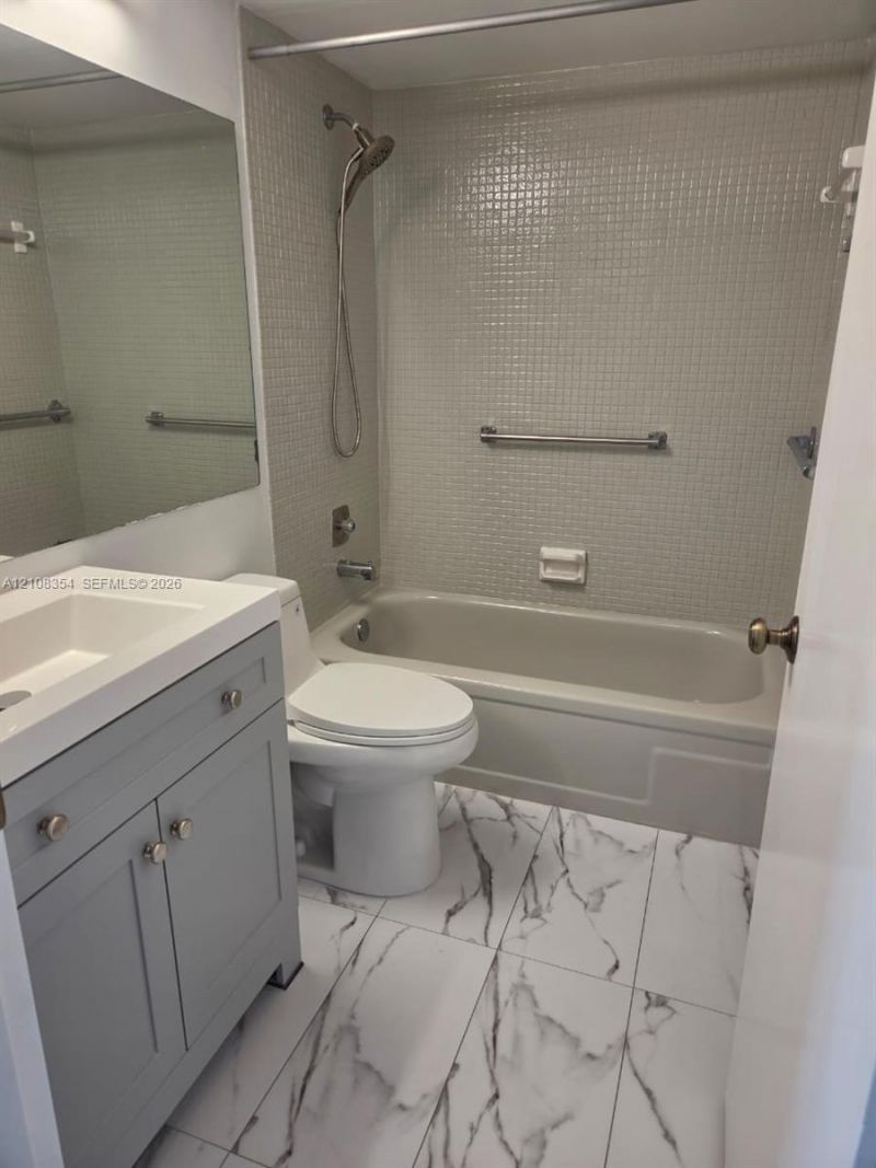 321 Fanshaw H, Unit 321, Boca Raton, FL 33434 Photo