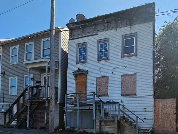225 1/2 Columbia Street, Hudson, NY 12534
