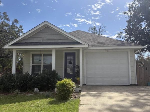 701 W Avery St, Pensacola, FL 32501