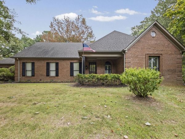1524 GARLAND DR, Covington, TN 38019