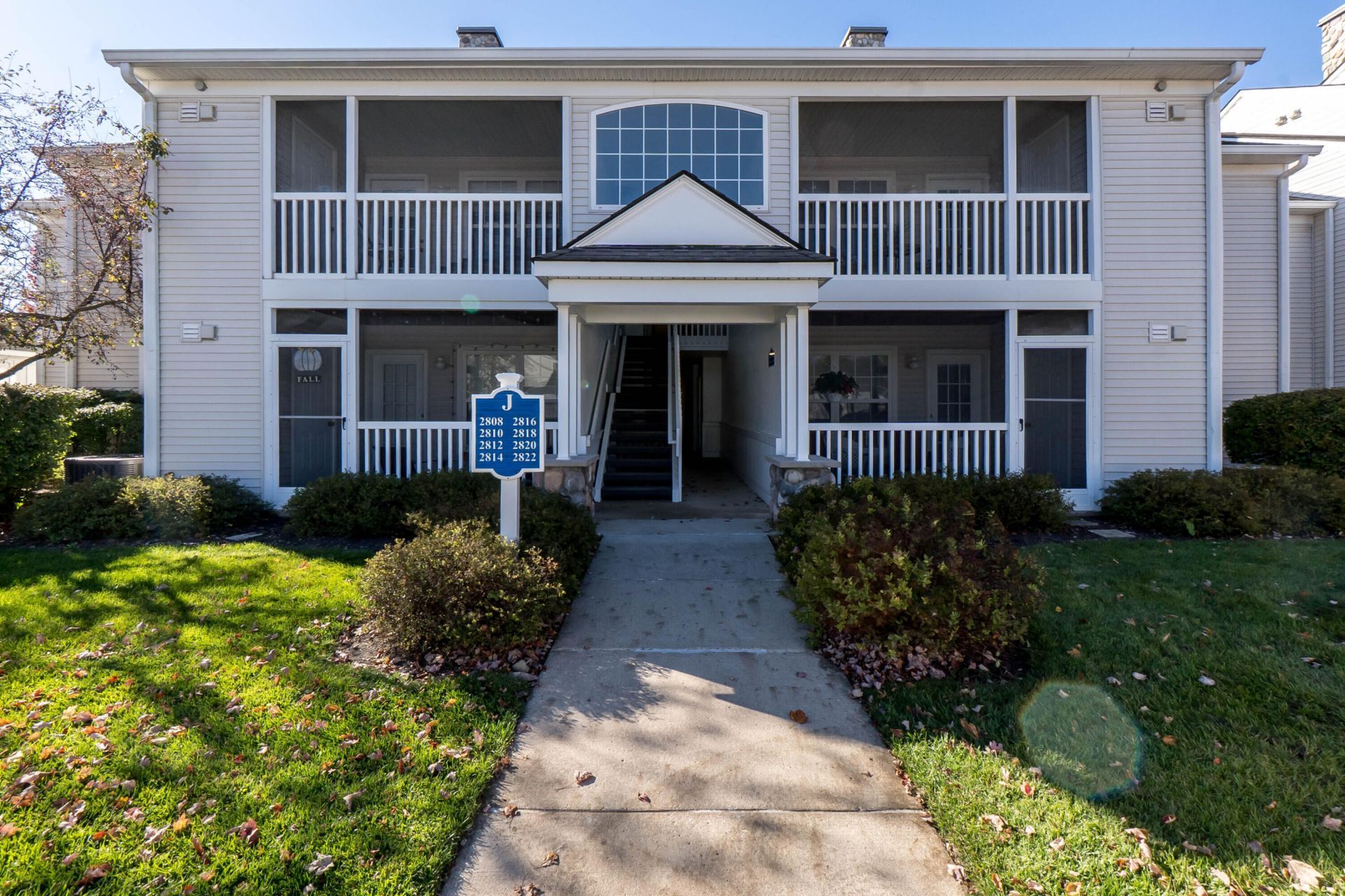 2818 S Knightsbridge Circle, Ann Arbor, MI 48105 Main Photo